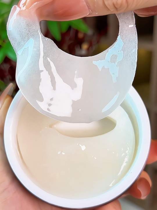 巨巨巨好用的377眼膜，满满的精华#用一次就爱上它#女人一定要活成自己喜欢的样子#眼膜视频封面