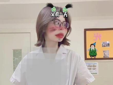 别比了 我脱的比主任还快 #脱白大褂比赛 #我的白大褂 #学医哪有不疯的 #学医人的精神状态 #脱白大褂视频封面