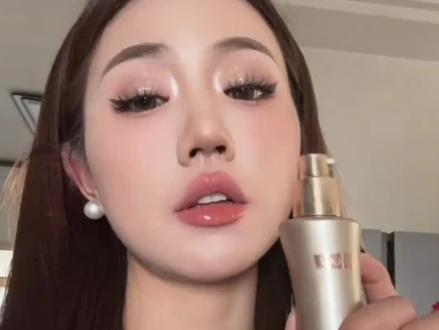 啊啊啊~女孩子不骗女孩子，这个粉底液真的可以封神了，我真是爱疯了只要不停产我要用一辈子~#粉底液 #持妆不假面#防水防汗不脱妆 #底妆 #超好用的粉底液视频封面