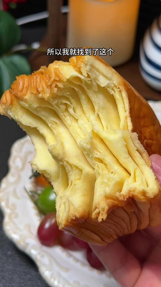 这也太好吃了可以一层一层撕着吃的#高钙牛乳千层吐司 像云朵般柔软绵密，松松软软的超好吃！早餐搭配牛奶太合适了！#吐司 #面包视频封面