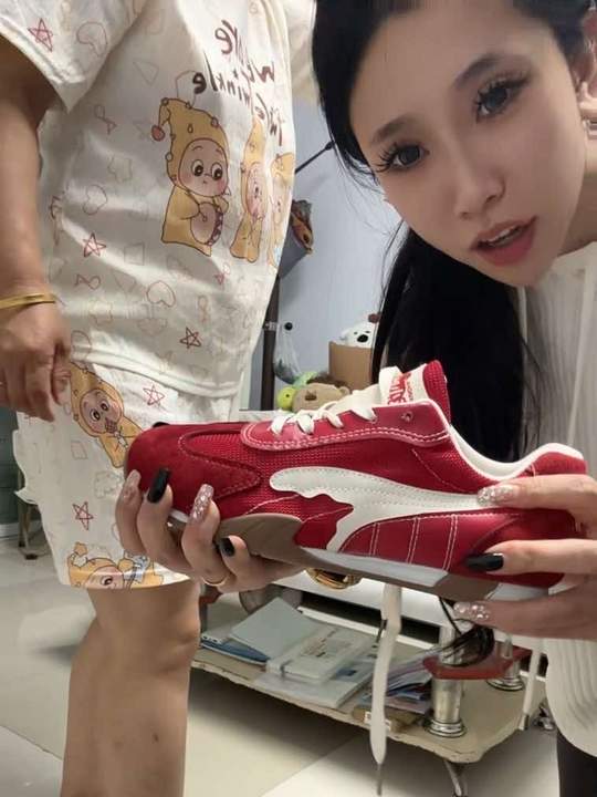 就这软底鞋到手才20十来块 还要什么自行车 好看耐穿 底子软 #女鞋推荐 #运动女鞋 #软底小单鞋视频封面