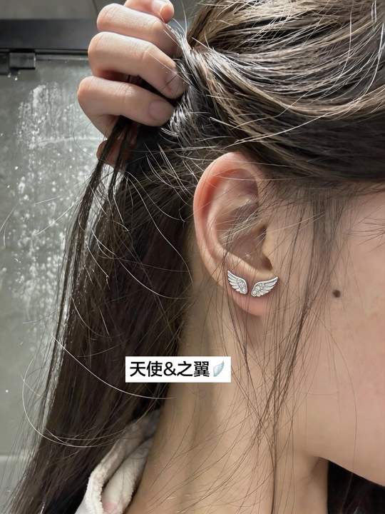 用你的羽翼带我脱离沉沦🪽#耳钉 #天使之翼 #双耳洞 #fyp #耳钉控视频封面