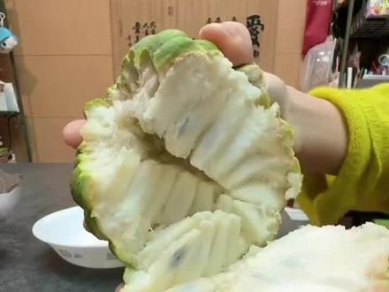 #释迦 #释迦果#释迦果的吃法 #释迦牟尼 如何优雅的吃释迦，产地一斤一块多吃出了一斤1000的感觉视频封面
