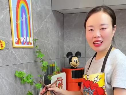 经常刷锅就用这个加液长柄锅刷，不脏手不烫手，按压就出液，也太方便了#加液锅刷 #长柄锅刷 #刷锅神器 #厨房好物视频封面