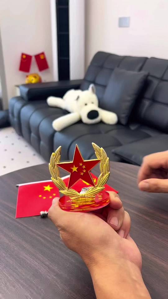 #五星红旗 #满满的爱国情怀 #爱国是永不褪色的话题视频封面
