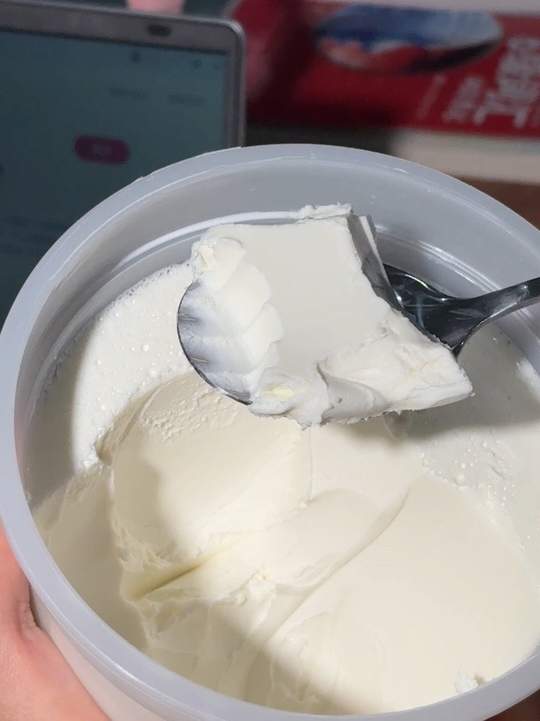 别逼我去求你们吃这个我干噎酸奶！我连着吃了一个礼拜还没吃够#酸奶 #干噎酸奶 #奶酪 #爱你老己 #美食分享视频封面