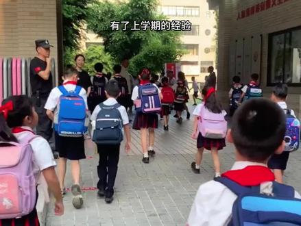 这学期我可早早就备上了这种小方巾！趁开学季活动，你看看92包才什么价！小萌熊的包装简直可爱晕了，原生木浆5层加厚的，品质没话说放心囤！#出门必备#我可真会买#手帕纸#开学必备#开学季视频封面