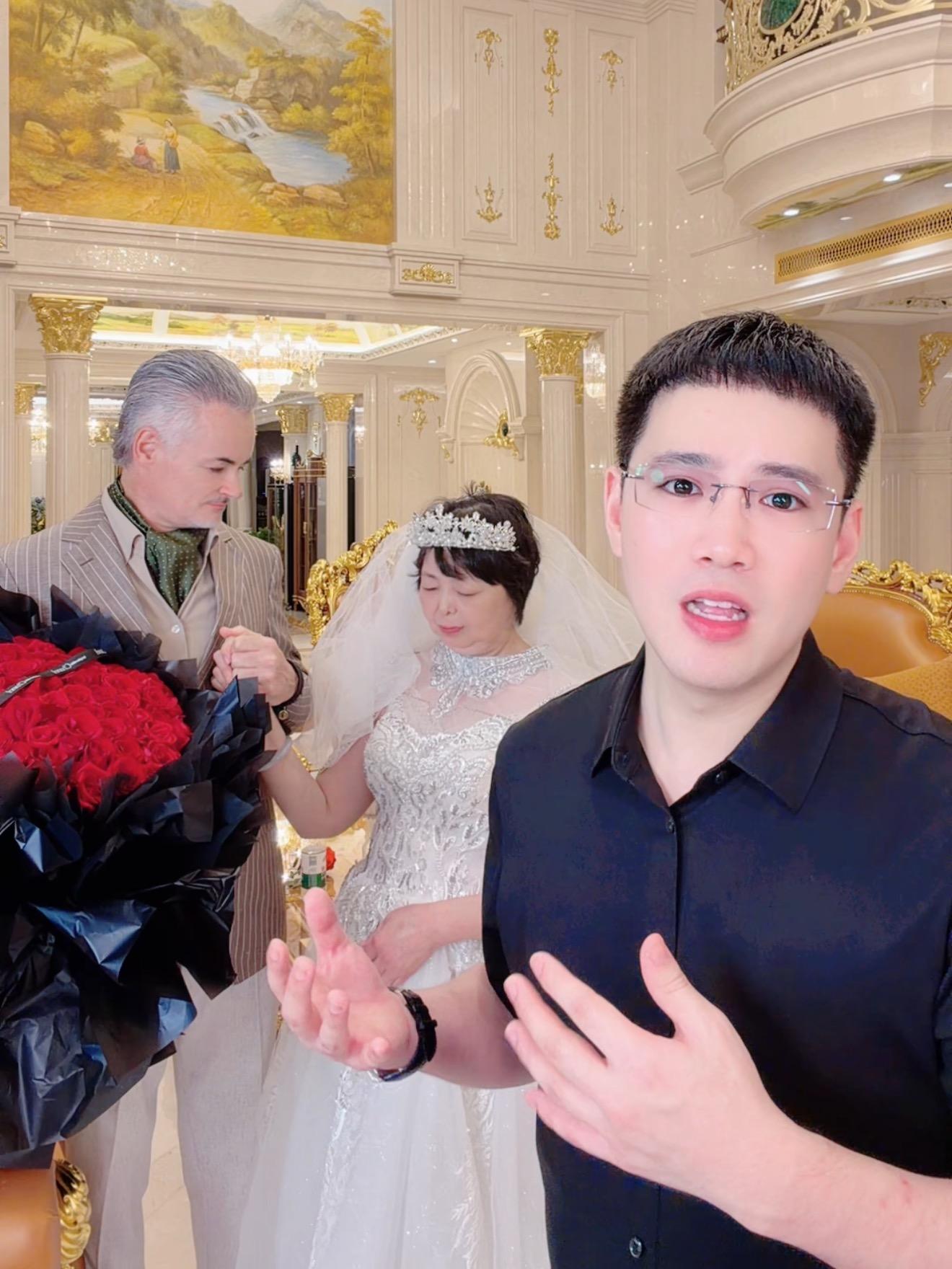 64岁法国叔叔向妈妈求婚！直播封面