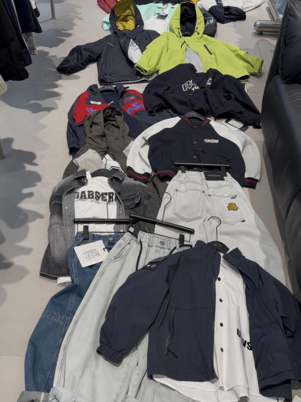 六小六童品大号(大上新号)正在直播直播封面