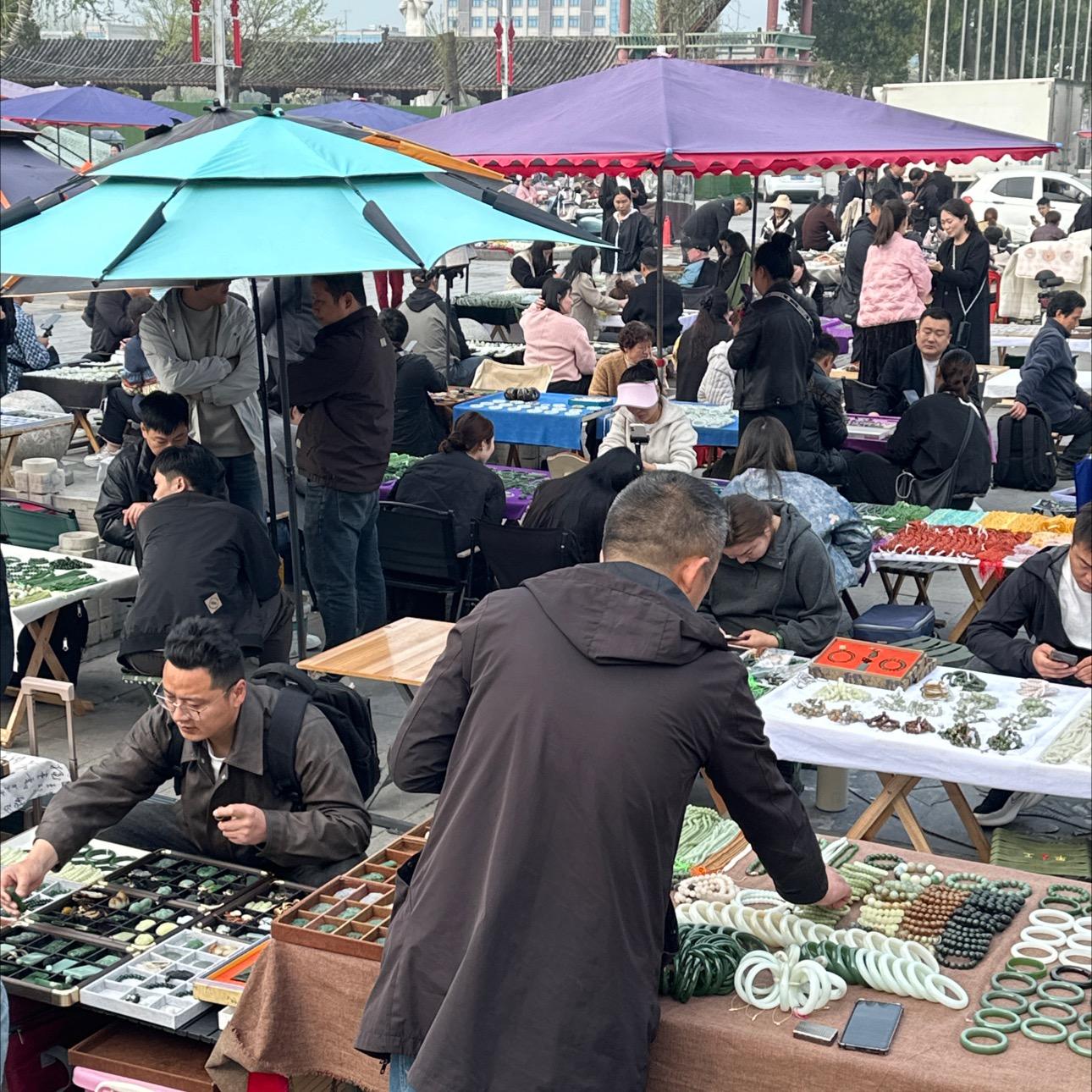 中国最大的和田玉源头交易中心直播封面