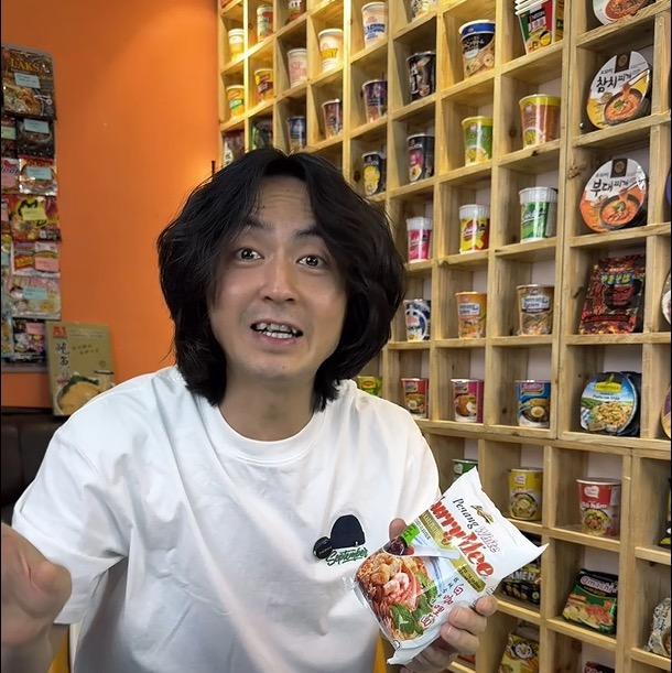 吃遍全球所有泡面，正在进行中...直播封面