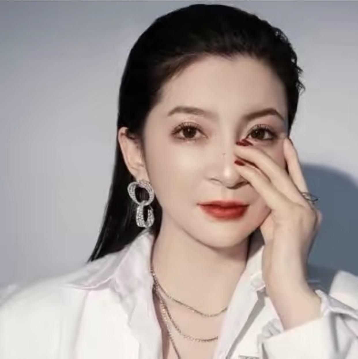 听说看我的都变美了直播封面
