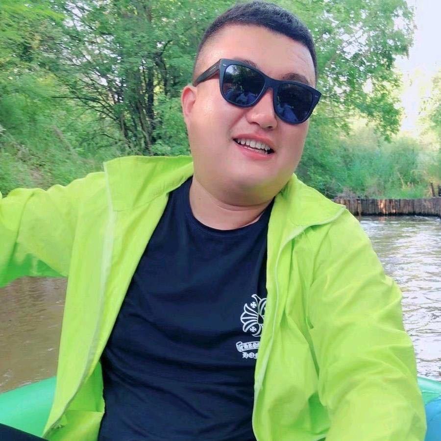 锋味派开学季专场，爆汁烤肠加赠鸡排！直播封面