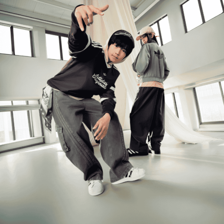 adidas儿童夏日新品来袭，暑期狂欢，福利限时享直播封面