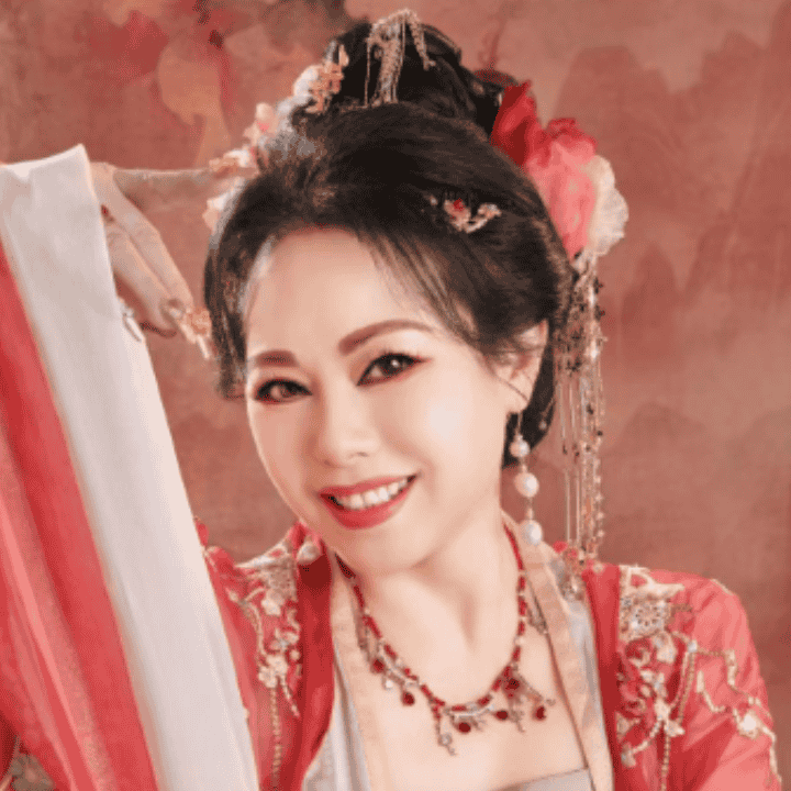 香港画家王玲玲家的高端珠宝玉石直播封面