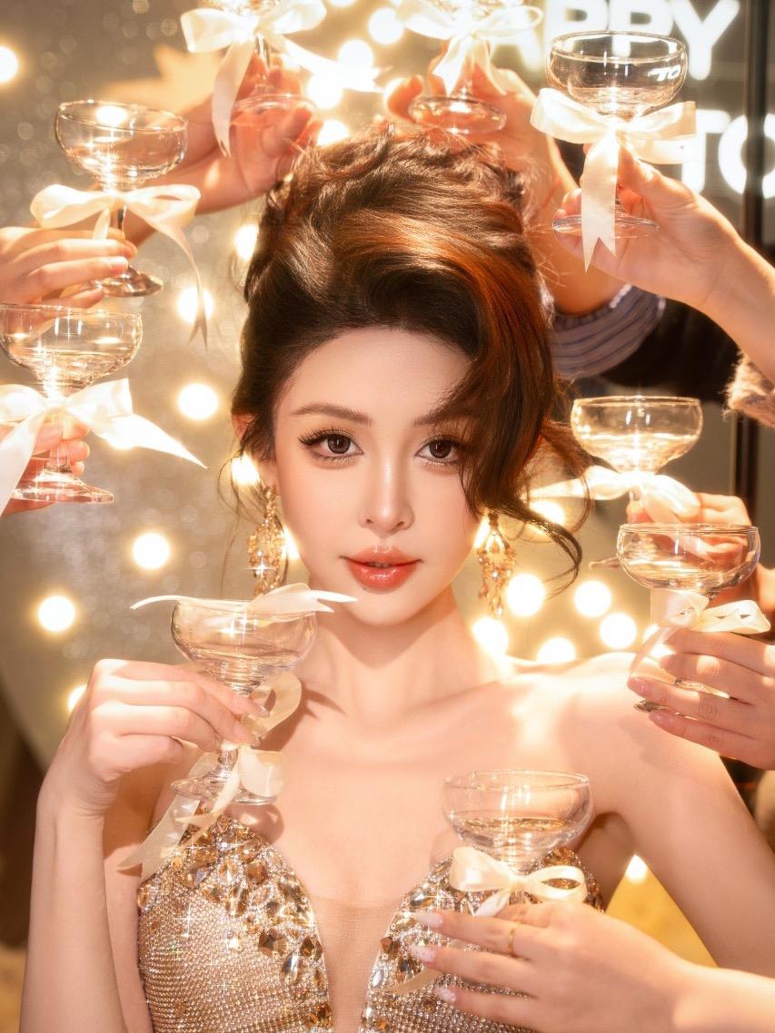 秋冬美衣上新！直播封面