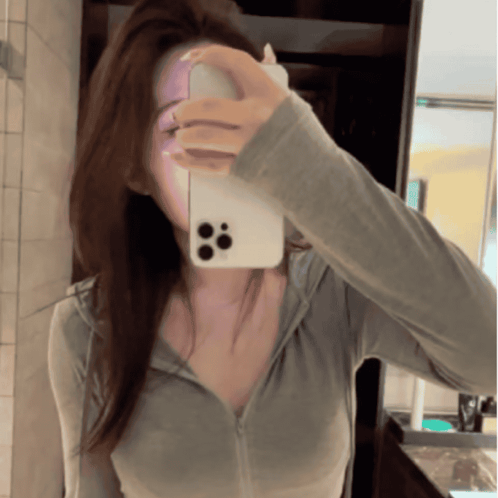 77呀·正在直播直播封面