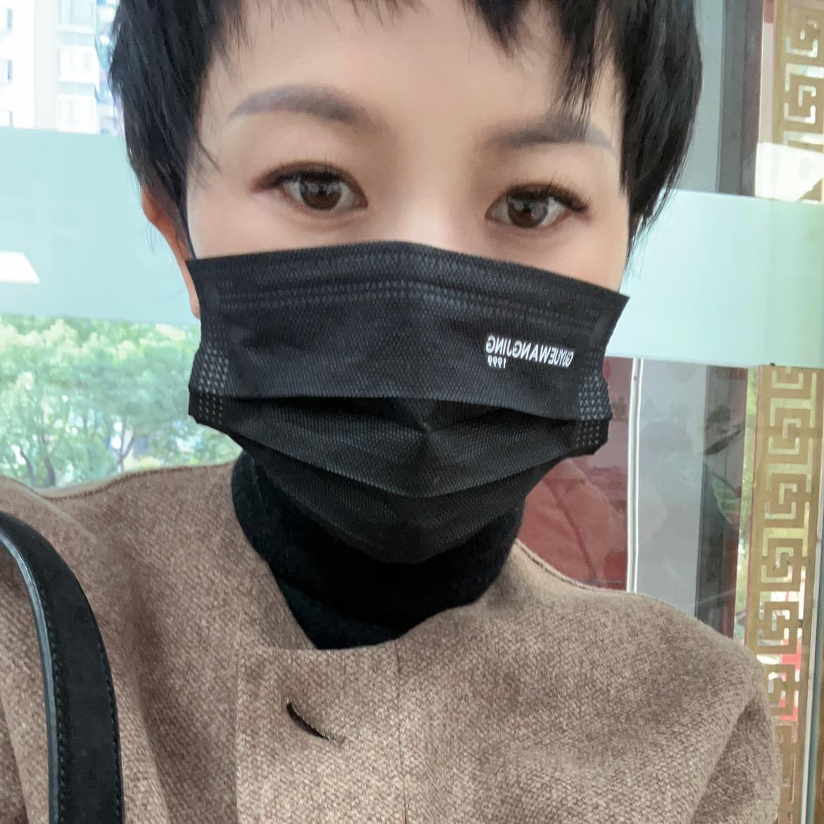 她家的衣服真好看！直播封面