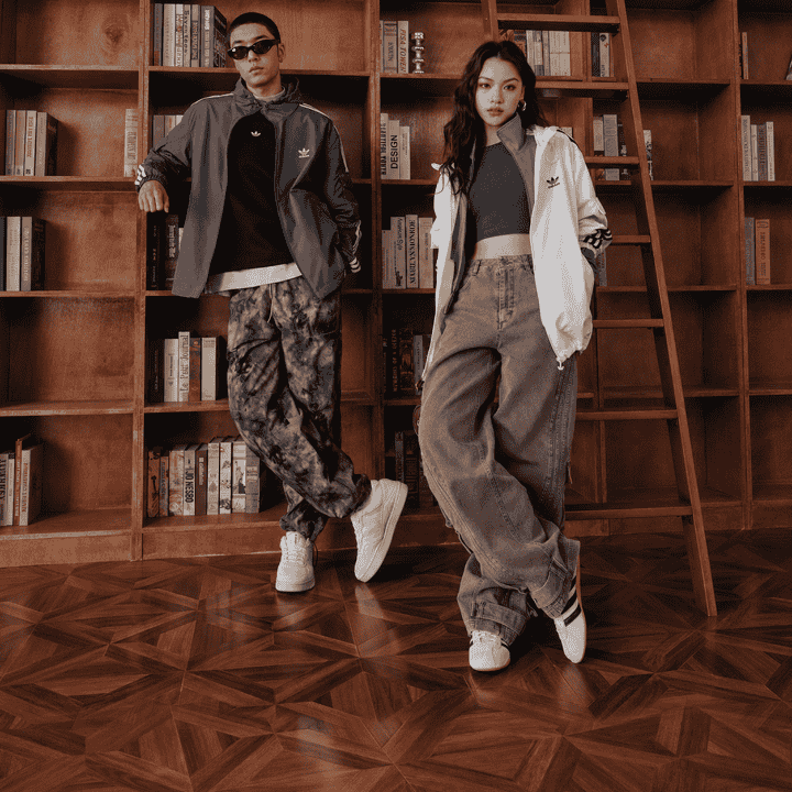 adidas 秋日上新来袭，服饰鞋履多重优惠，啵啵间等你来逛直播封面