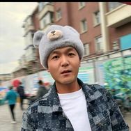 潘宏爱摸狗抖音达人头像