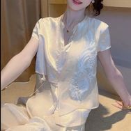 莉莉时尚服饰女装抖音达人头像