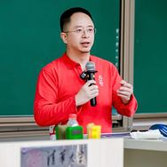 红衣大叔周鸿祎抖音达人头像