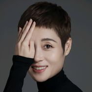 英语老师晓艳抖音达人头像