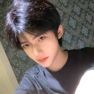 逃跑计划（郭一泽）抖音达人头像
