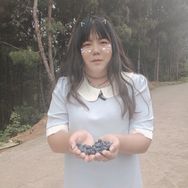一颗蓝莓。抖音达人头像