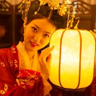二胡甄儿🐯抖音达人头像