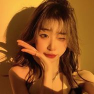 蕾蕾的服装店抖音达人头像