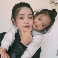 刘哈哈😃 母女搞笑抖音达人头像