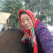 老太婆(下午1.10首播)抖音达人头像