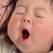 小屁哥哥（同款在橱窗）抖音达人头像