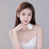 唐莎莎³²¹ （索图大舞台副麦）抖音达人头像