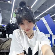 adidas崔崔穿搭门店直发抖音达人头像