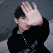 张落尘抖音达人头像