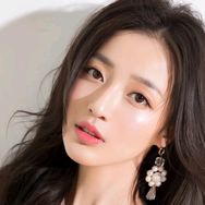 王秀竹 5号早8点超模饮回归抖音号头像