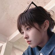 搬啤酒的小女孩 杨艺抖音达人头像