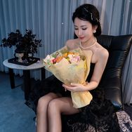 善雅（初念）抖音达人头像