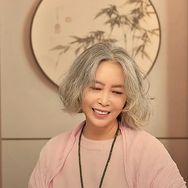 玉婆婆玉鉴甄藏抖音达人头像