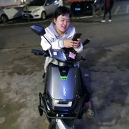 发型师晓华抖音达人头像