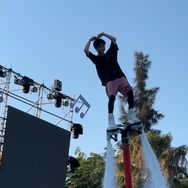 水上飞人阿峻抖音达人头像