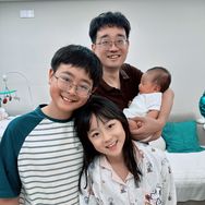 小眼镜进出口仓库13抖音达人头像
