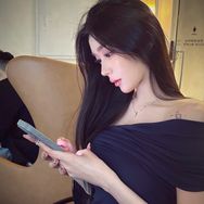 一雯白抖音达人头像