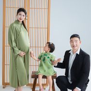 男幼师长颈鹿《幼师夫妻》孕二胎抖音达人头像