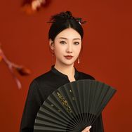 老胡亮晶晶抖音达人头像
