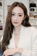 LULU高定饰服抖音号头像