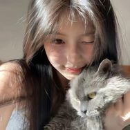 芒果想被宠（10.3🎂）抖音达人头像