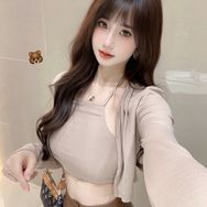 莹莹爱吃桃子🎀抖音达人头像